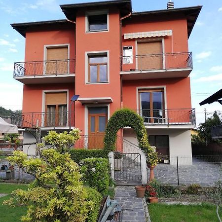 La Rosa Rossa Apartment Cambiasca ภายนอก รูปภาพ