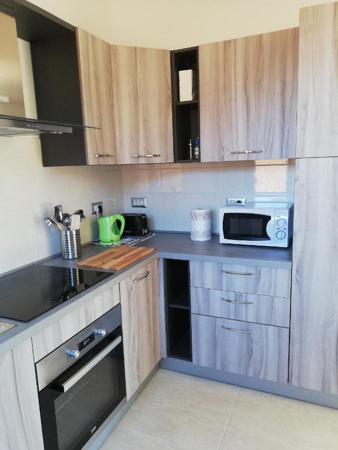 La Rosa Rossa Apartment Cambiasca ภายนอก รูปภาพ
